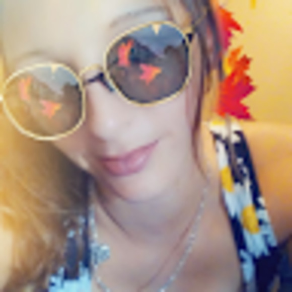 Meet your Posher, Kelsi - Picture 1 of 1